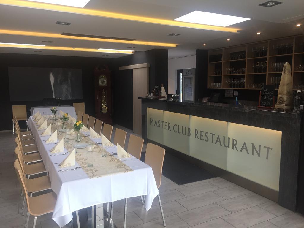 斯沃耶蒂采御马俱乐部酒店 Svojetice 外观 照片